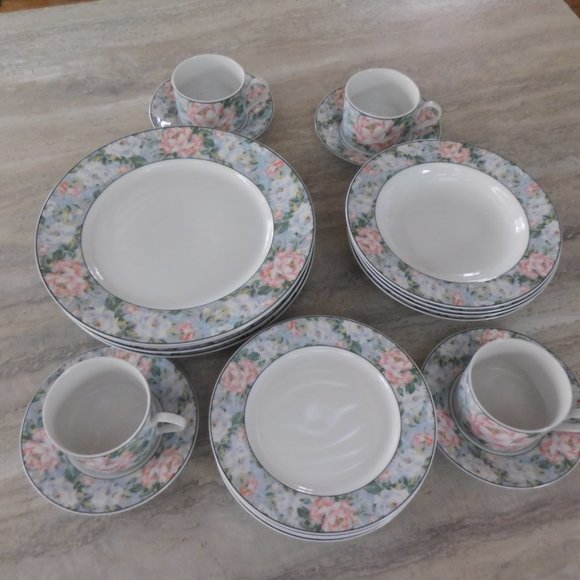 Oscar de la Renta 4 pieces dinner ware 1980 - Picture 3 of 3